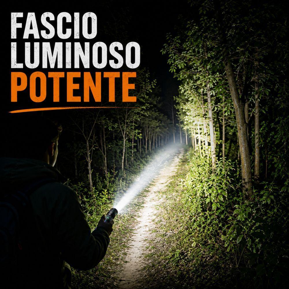 Torcia LED tattica con zoom regolabile, dettaglio della ghiera di regolazione